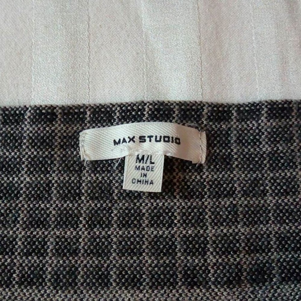 Max Studio Skirt (size M/L) - Picture 4 of 5